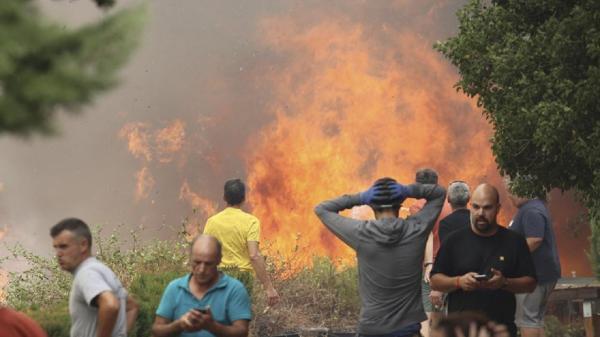 آتش سوزی مهیب در اسپانیا هزار و 500 نفر را مجبور به تخلیه کرد